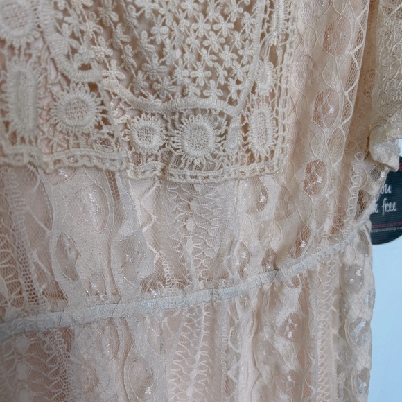 BeBop pale pink lace mini dress with flutter sleeves - Picture 2 of 8